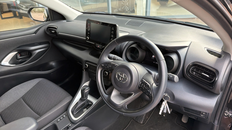 Toyota Yaris 1.5 Hybrid Design 5dr CVT Hybrid Hatchback